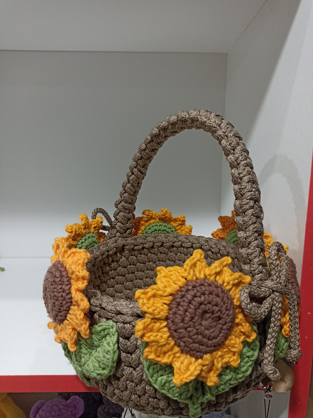 Корзина с подсолнухами, d 18 см, L 23 см, пряжа (хлопок+акрил), дерево