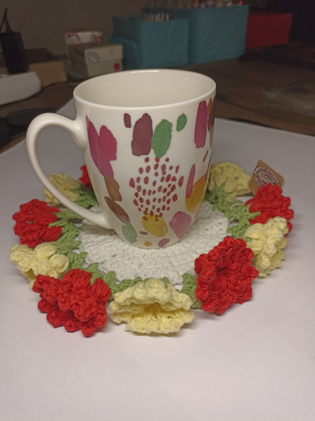 Подставка с цветами желто-красные, пряжа (хлопок+акрил), 20 см