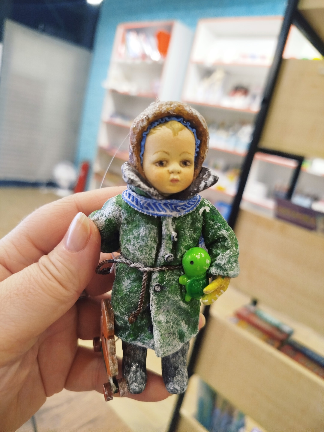 Мальчик с игрушками, игрушка из ваты, 12 см